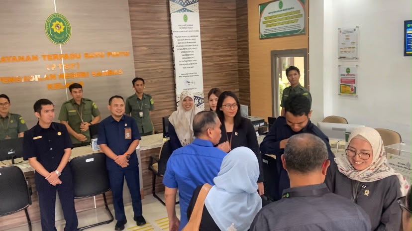 Gelar Pembinaan dan Supervisi, Ketua PT Pontianak Soroti Profesionalisme Layanan Hukum di PN Sambas